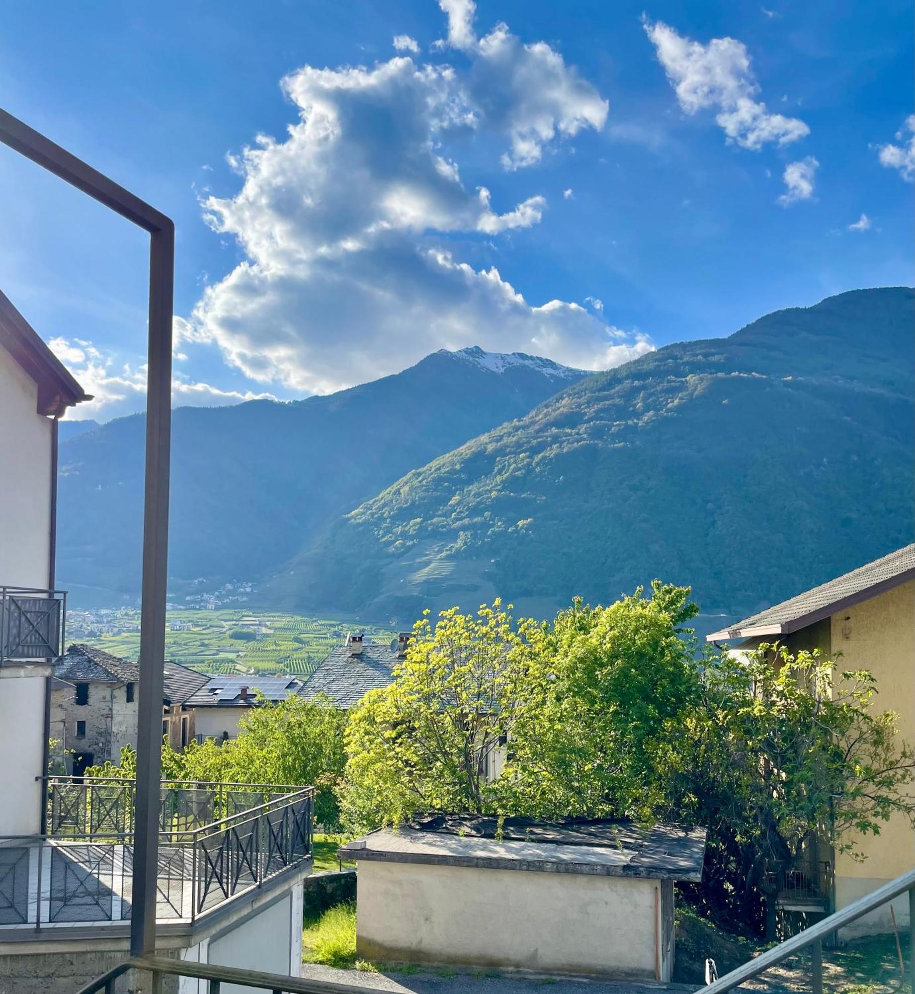 Ca Marasciol A 5 Minuti Dal Trenino Rosso Del Bernina Express Hotell Villa di Tirano Exteriör bild